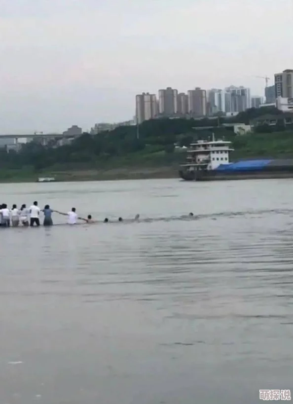 宝贝乖女水真多，竟然在学校被老师发现秘密储水量惊人，引发全校师生热议！