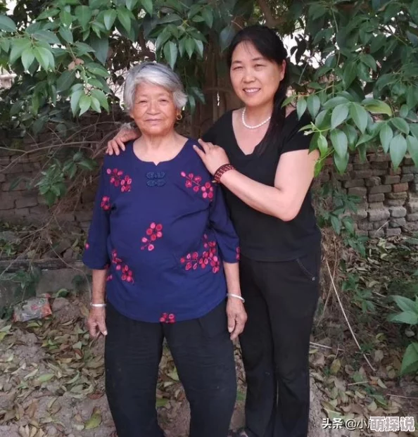 70老太婆BWWBWWⅩXX：一位勇敢女性的传奇故事，挑战传统观念引发社会热议