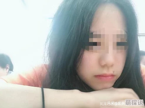 露脸啪啪清纯大学生美女，近日在社交媒体上分享了她的校园生活，引发众多网友热议与关注