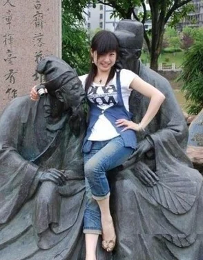 中国老太婆性毛茸茸：探讨老年女性的身体形象与社会认知的关系及其影响因素分析