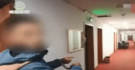 疯狂做双乳绑在床头：警方介入调查，涉事人员已被拘留，案件引发社会广泛关注与讨论