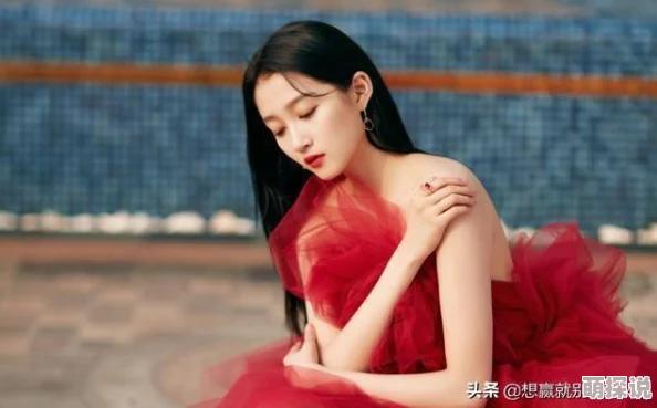 美女国产在线：最新动态展示了多位新晋女演员的精彩表现，引发网友热议与关注，期待她们未来的发展
