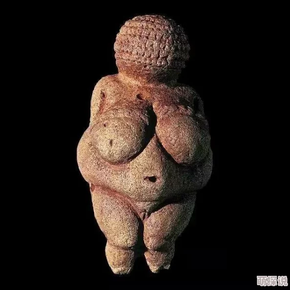 大力揉搓着高耸的双乳，这种描写让人感到不适，似乎在物化女性，应该更加关注尊重与平等