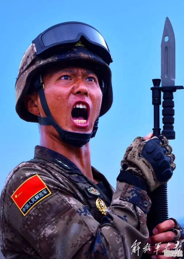 军营里娇喘呻吟声高h，惊现士兵私密生活曝光，震撼全军引发热议！