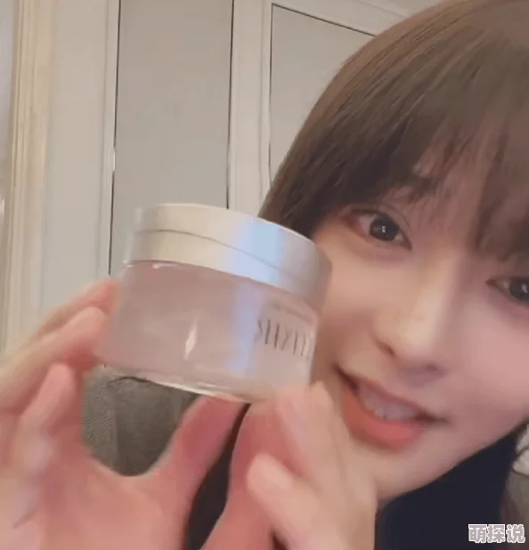 性欧美高清vitios洗澡：最新动态显示该视频在社交媒体平台上引发热议，吸引了大量观众的关注与讨论