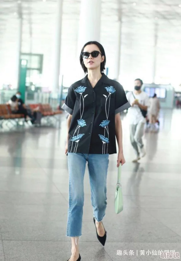 催眠放荡老师丝袜高跟鞋视频：最新动态曝光，令人惊叹的视觉盛宴与心理体验结合，引发热议！