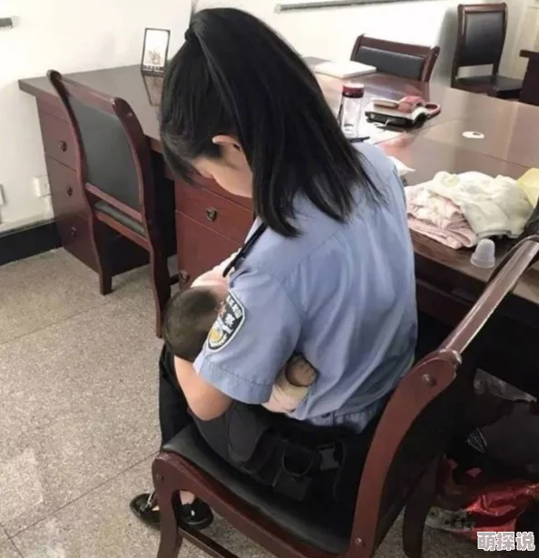 女警捆绑口球白丝乳夹故事引发热议，网友纷纷讨论其背后的社会意义与女性形象的塑造