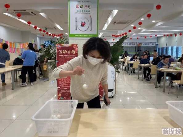久久午＊：最新动态显示，该活动吸引了大量参与者，现场气氛热烈，互动环节备受欢迎