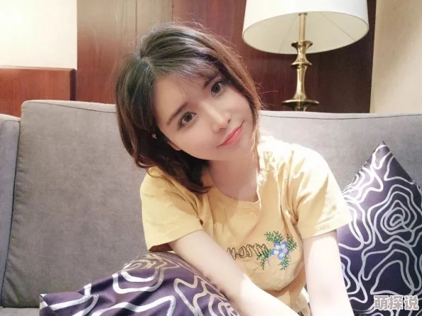 女主播直播间大胆脱内衣，粉丝热议背后故事与心理动机