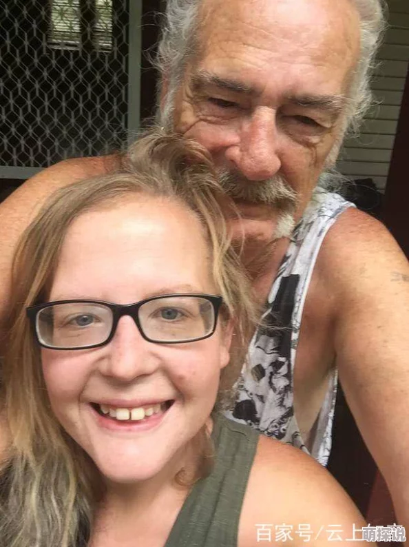 当岁月的痕迹与激情交织：老头如何在美妇身体中找到生命的新篇章