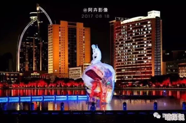 大尺度喷水引发市民围观，惊艳瞬间成网络热议焦点，现场气氛火爆！