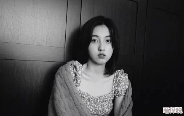 久久婷婷影院：震惊！知名影星意外去世，粉丝哀悼不已，背后真相引发热议！