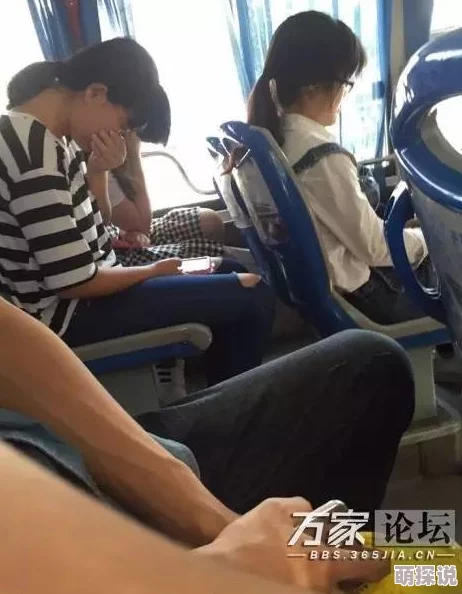 丝袜美女被强公交车事件引发广泛关注，警方已介入调查，相关视频在社交媒体上热传，引发网友热议与讨论