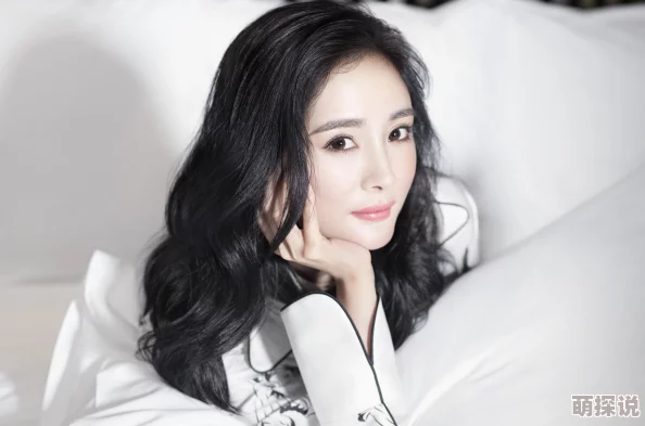 大尺度写真尤妮丝2022：新作品发布引发热议，粉丝期待更多精彩内容与创作背后的故事分享