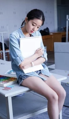 周妍希裸乳图片事件最新进展：警方已介入调查，相关责任人面临法律制裁与公众舆论压力