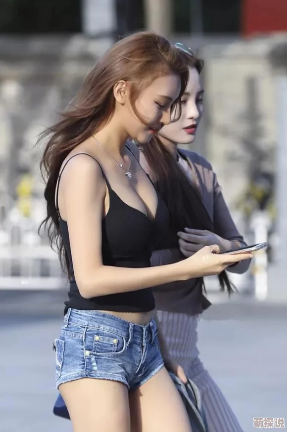 丰满少妇 麻豆av苏语棠，这个标题涉及一位身材丰满的女性角色，可能与成人影视作品相关，具体内容可能围绕她的生活、情感或职业展开