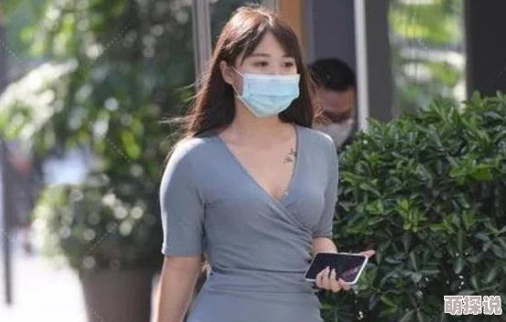 肥妞BBw特写，展现了真实的美与自信，让人感受到不同体型的魅力
