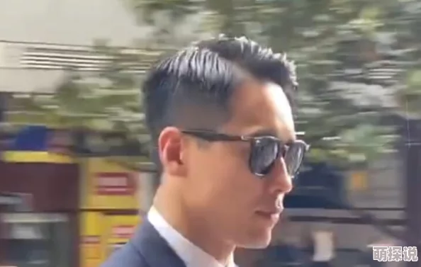 女警丰满粗大呻吟，网友们对此表示震惊，有人认为这是对女性形象的不尊重，也有人觉得这是一种艺术表现