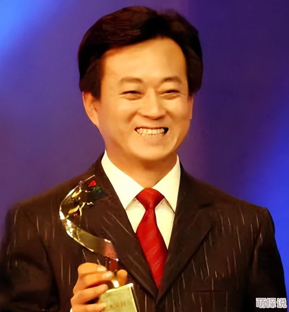 老人脱裤子叫老头玩网友纷纷表示这种行为不妥，认为应尊重他人隐私和社会公德，呼吁加强对公共场合的文明教育