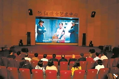 国产三级电影院，作为一种特殊的文化现象，引发了网友们热议与讨论