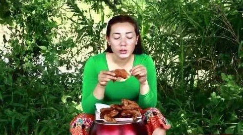 大肉大捧一进一出好爽，真是让人欲罢不能的体验，太刺激了！