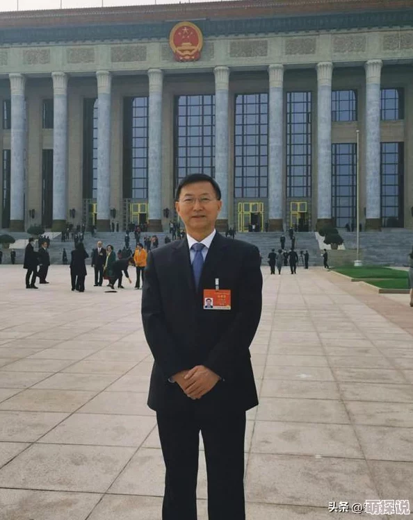 一手抚大：新生代父母如何在育儿中平衡工作与家庭生活的挑战与机遇