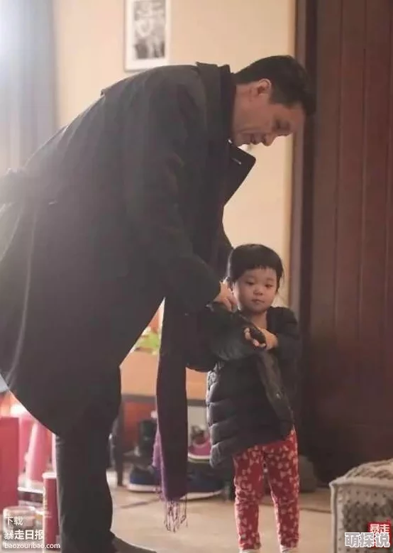 偷窥wc嘘嘘 网友推荐这部作品情节紧凑引人入胜让人欲罢不能绝对是值得一看的精彩之作