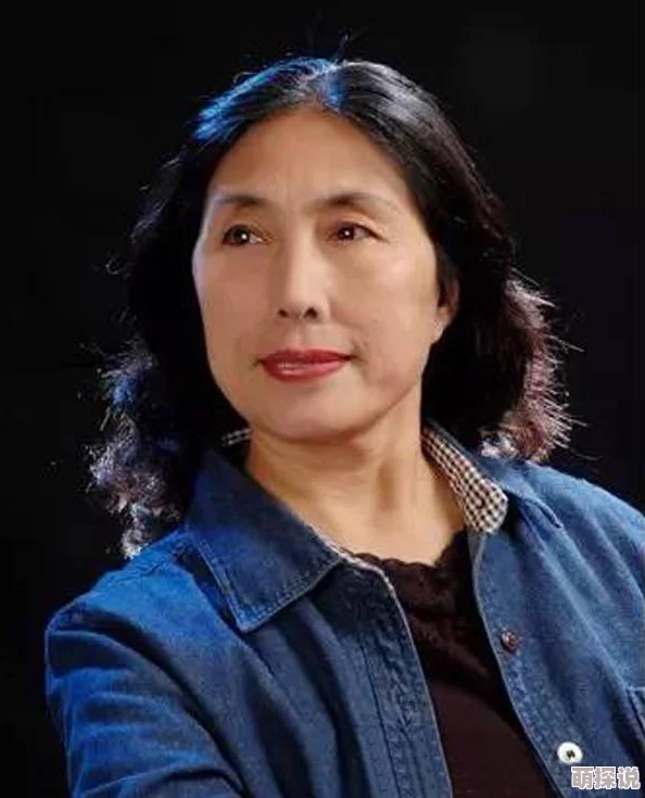 撕掉她的内衣撕光让我们一起关注女性的自信与力量，尊重每一个个体，共同营造一个积极向上的社会氛围
