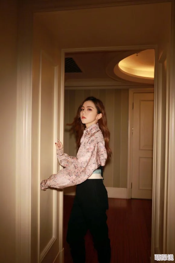 18女人腿打开无遮掩免费成人内容网站提供的开放性视频服务