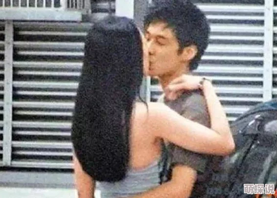 两男吃奶玩乳尖激烈单身即地狱第二季