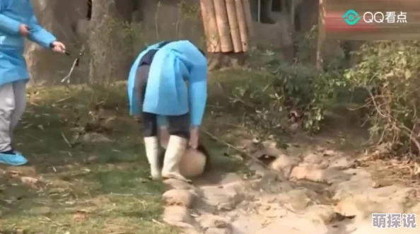 撩开裙子摸摸下面流水动态图熊猫小子的趣味生活