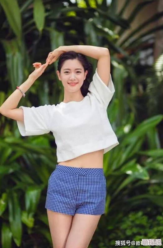 初尝尤物美妇近日，某知名美食博主在社交媒体上分享了其首次品尝传统美食的体验，反响热烈