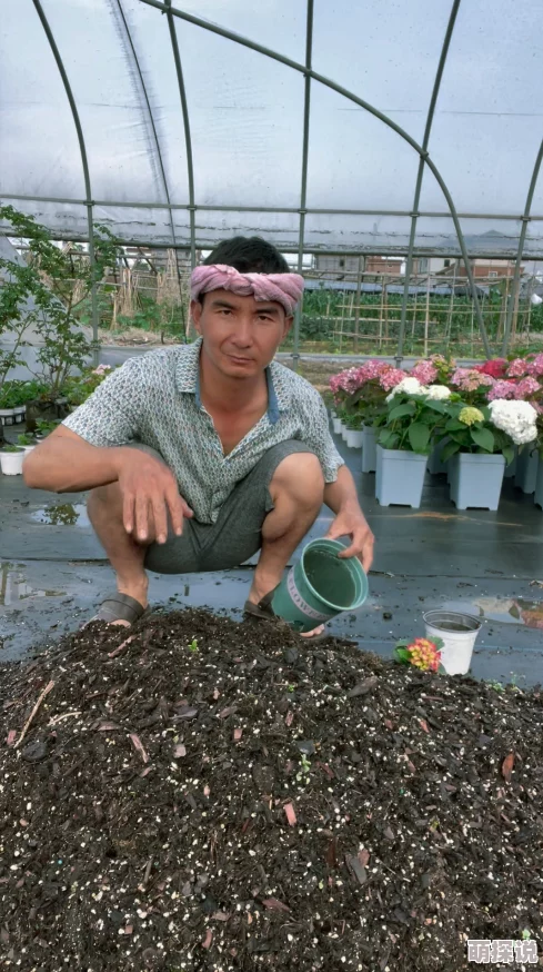 太大太粗太硬好爽受不了视频小明最近迷上了园艺种植花卉