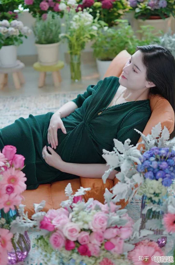 孕妇bbwxxxx最近在家中养花种草，享受自然的乐趣