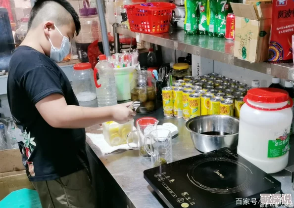 叔叔的成品店打工日记图片记录了在小店工作的点滴与趣事