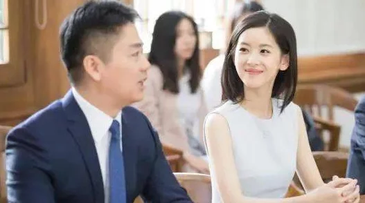 娇妻被领导抱进卧室靓汤让每一口都充满温暖与力量，滋养心灵与身体的美好选择