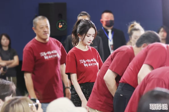 杨幂太紧了好爽粉丝见面会现场气氛火爆互动不断引来尖叫连连 杨幂太紧了好爽粉丝见面会现场气氛火爆互动不断引来尖叫连连