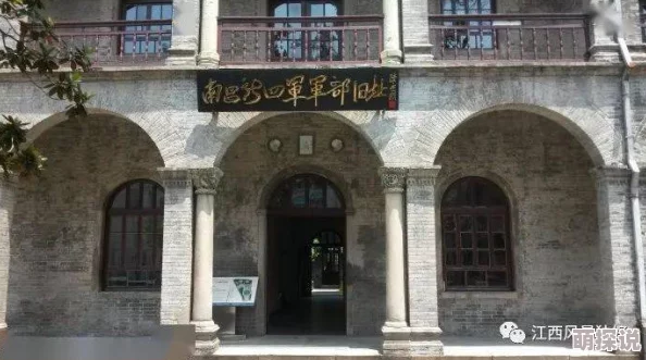 不戴套交换17部分小静小静近日分享了她的旅行经历，探索了多个美丽的海滩和当地美食