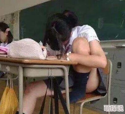 操女同桌她坚决否认并表示要告诉老师 操女同桌她坚决否认并表示要告诉老师