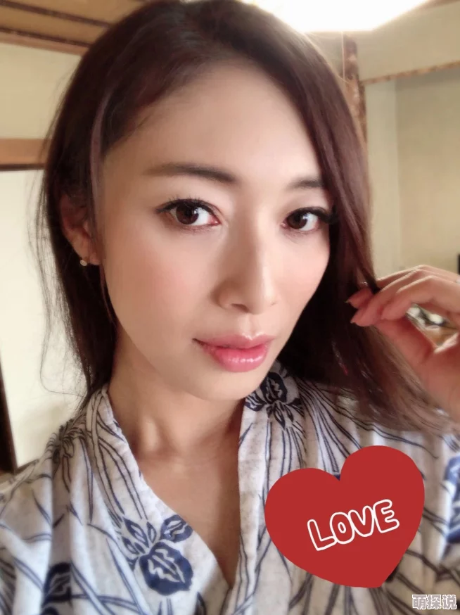 小早川怜子亚洲综合中文字幕她在最新影片中展现了惊人的演技与魅力 小早川怜子亚洲综合中文字幕她在最新影片中展现了惊人的演技与魅力