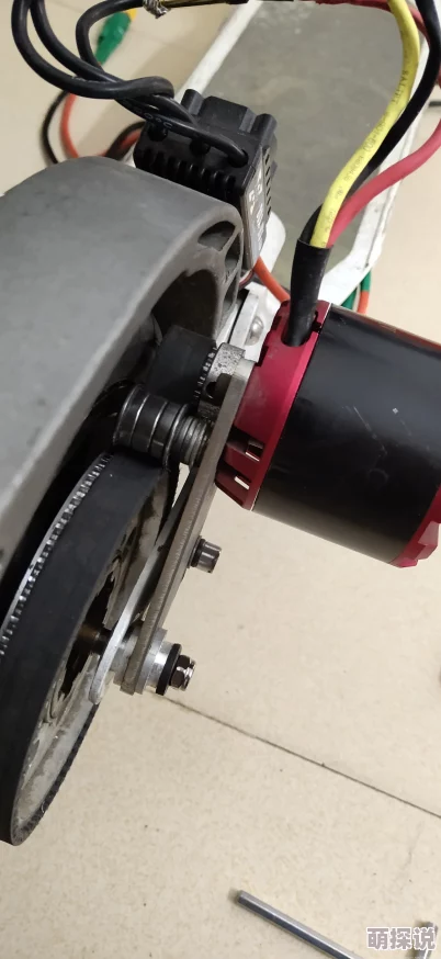 DIY老司机自制电动滑板车挑战越野山路