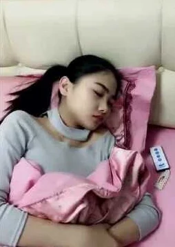 听到隔壁叫床我流水了隔壁停止后我也停止了现在感觉有点空虚 听到隔壁叫床我流水了隔壁停止后我也停止了现在感觉有点空虚