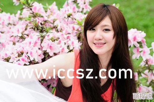美女的大胸又黄又www又爽据传是某网红直播时意外走光截图引发热议