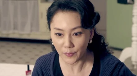 我的妈妈是继母小姨妻子的秘密知名企业家私生活曝光引发网络热议