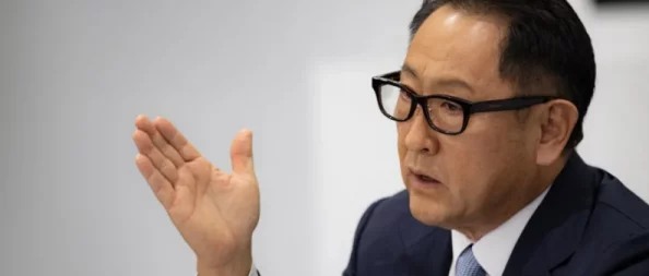 三个人躁我一个现在五个人了他们还在继续增加 三个人躁我一个现在五个人了他们还在继续增加