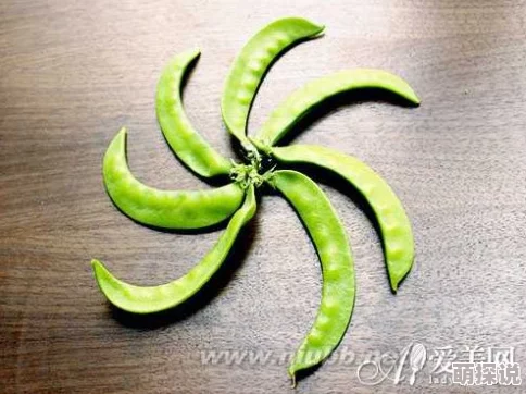 岳的又肥又大水多啊喷了视频原标题为“夏天西瓜汁”现已查证为恶意标题党