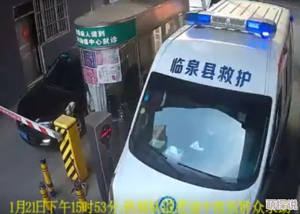 老人在电梯上演活人二进车监控视频记录惊险瞬间提醒安全乘梯