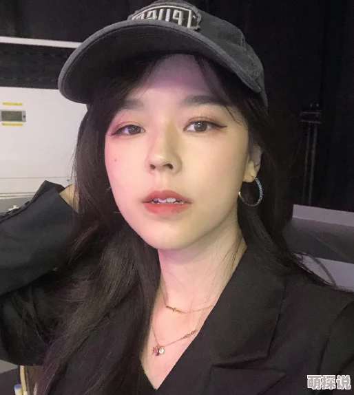 张柏芝B大毛又多又长为何网友对她的毛发如此关注因为与她精致的五官形成反差