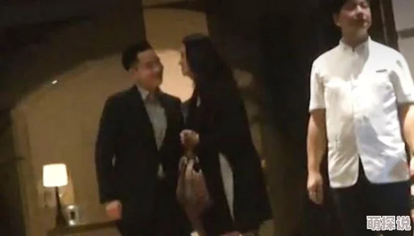 奴啪啪疑似与神秘富商深夜密会举止亲昵引网友猜测 奴啪啪疑似与神秘富商深夜密会举止亲昵引网友猜测