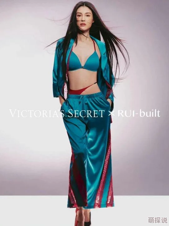 美女扒开胸罩露出2025元宇宙虚拟时装秀惊艳亮相引爆热潮 美女扒开胸罩露出2025元宇宙虚拟时装秀惊艳亮相引爆热潮